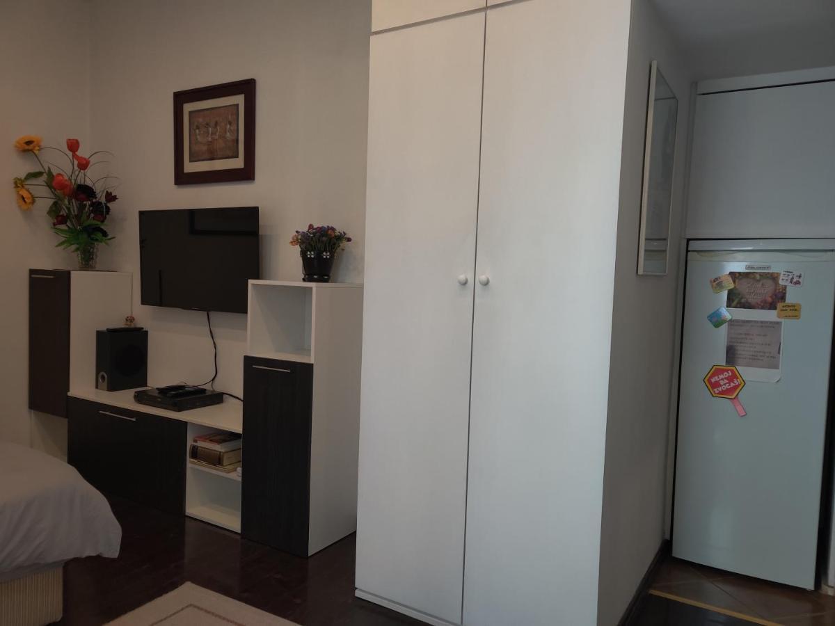בלגרד Slavija Square Apartment Cvetni Trg מראה חיצוני תמונה